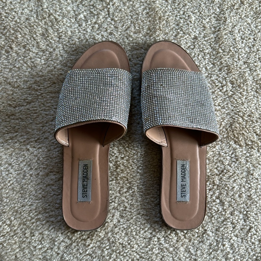Steve Madden sandals w rhinestones